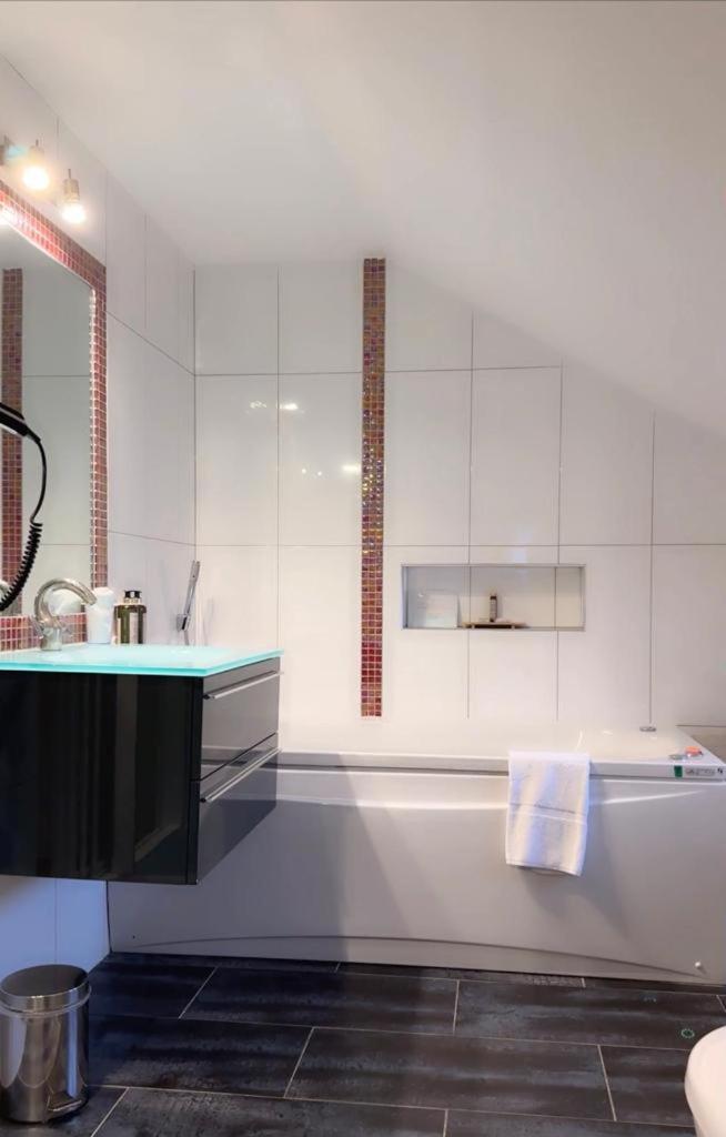 Hotellerie Du Bas-Breau Barbizon Bagian luar foto