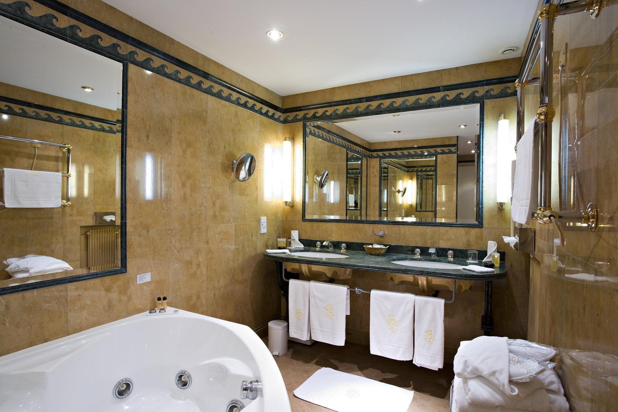 Hotellerie Du Bas-Breau Barbizon Bagian luar foto
