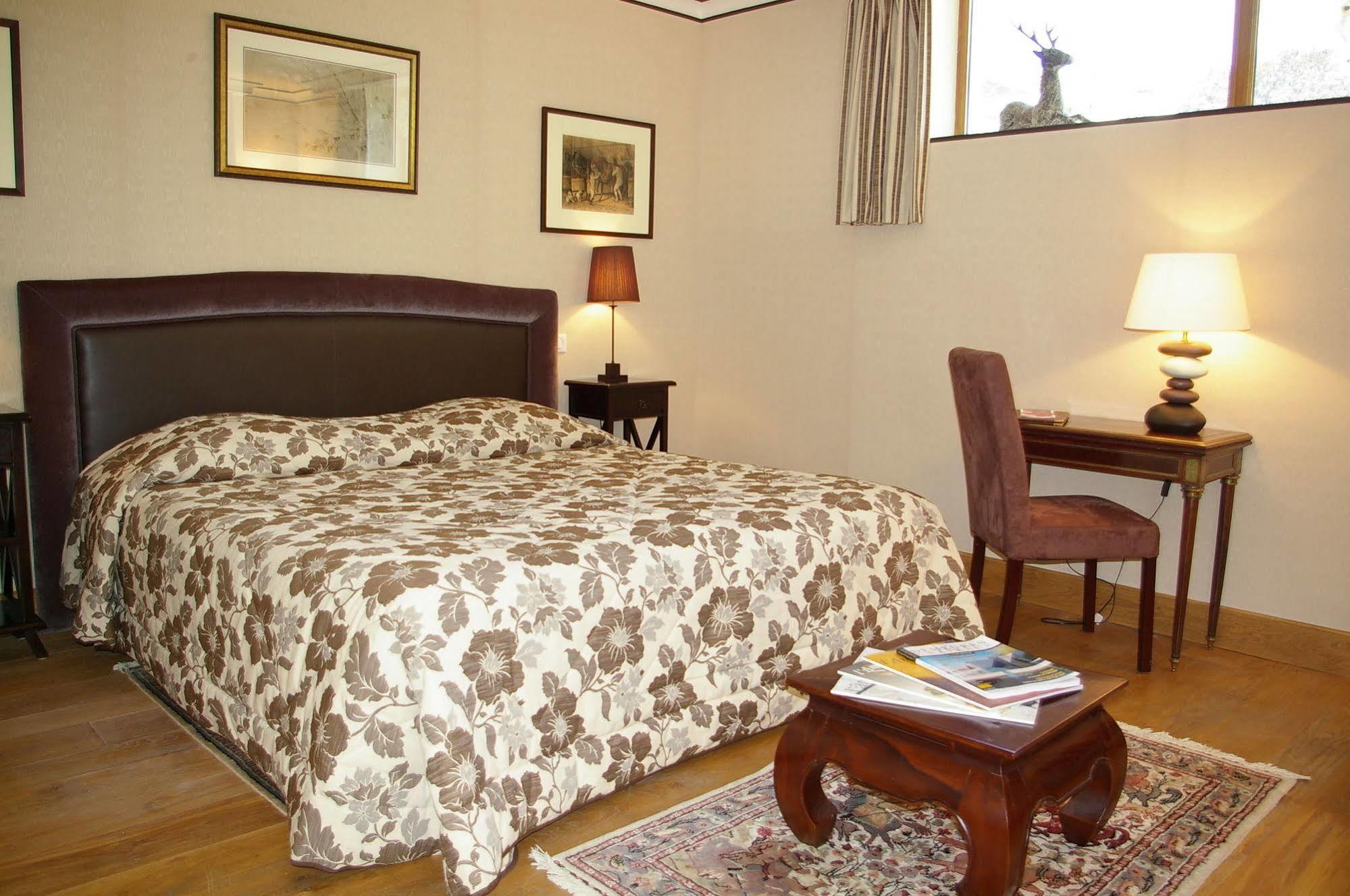 Hotellerie Du Bas-Breau Barbizon Bagian luar foto
